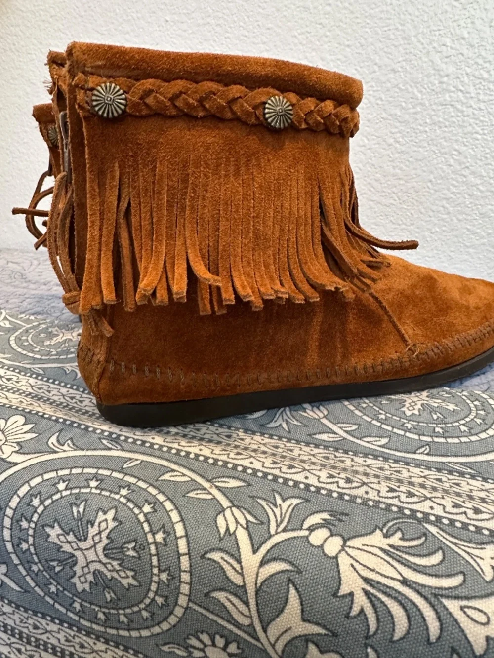 Minnetonka Fringe Bootie NWOT